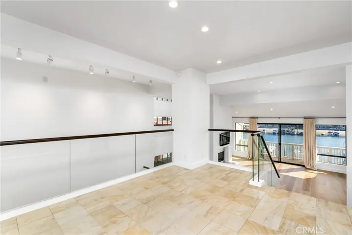 1033 Bayside Cove 106, Newport Beach, California 92660