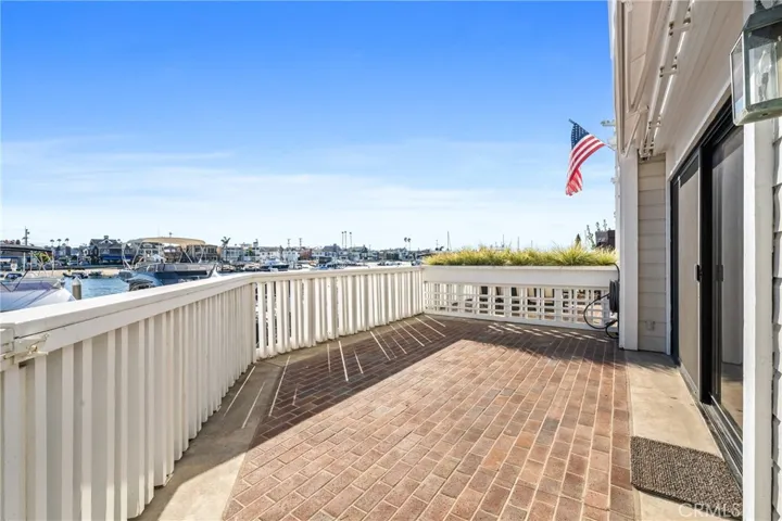 1033 Bayside Cove 106, Newport Beach, California 92660
