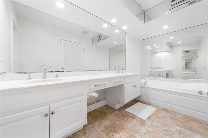 1033 Bayside Cove 106, Newport Beach, California 92660