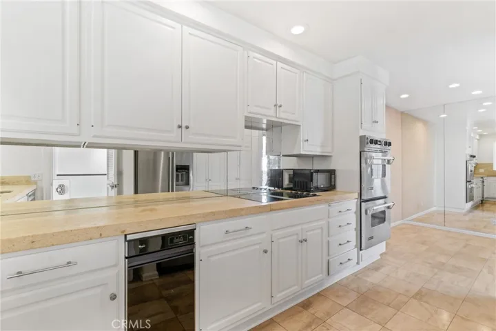 1033 Bayside Cove 106, Newport Beach, California 92660