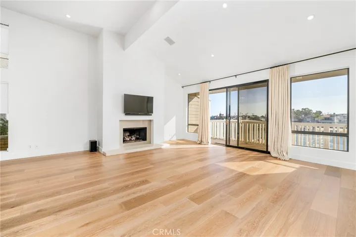 1033 Bayside Cove 106, Newport Beach, California 92660