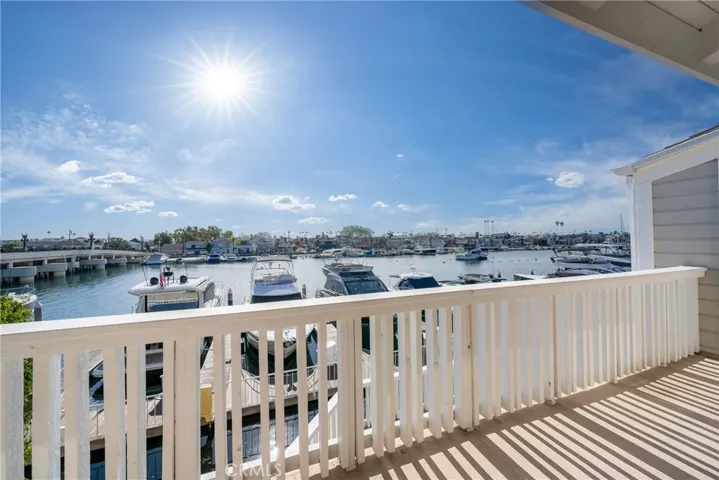 1033 Bayside Cove 106, Newport Beach, California 92660