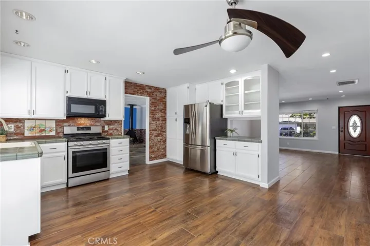829 Greenbriar Avenue, Simi Valley, California 93065