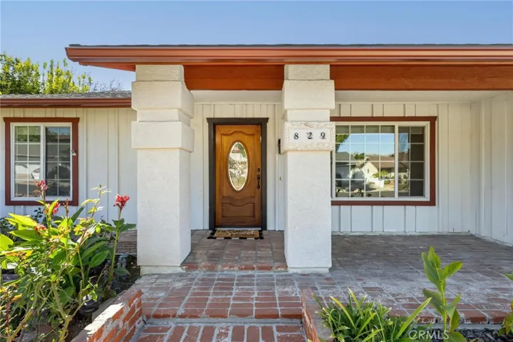 829 Greenbriar Avenue, Simi Valley, California 93065