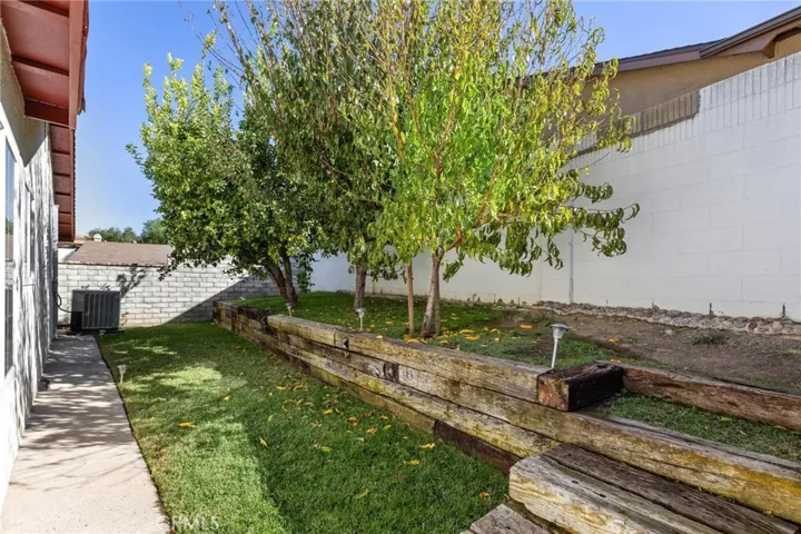 829 Greenbriar Avenue, Simi Valley, California 93065