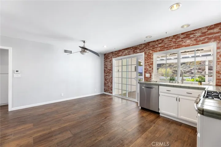 829 Greenbriar Avenue, Simi Valley, California 93065