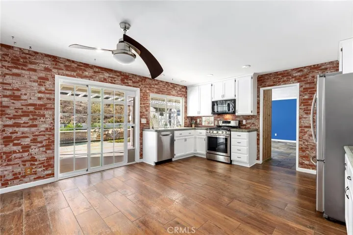 829 Greenbriar Avenue, Simi Valley, California 93065
