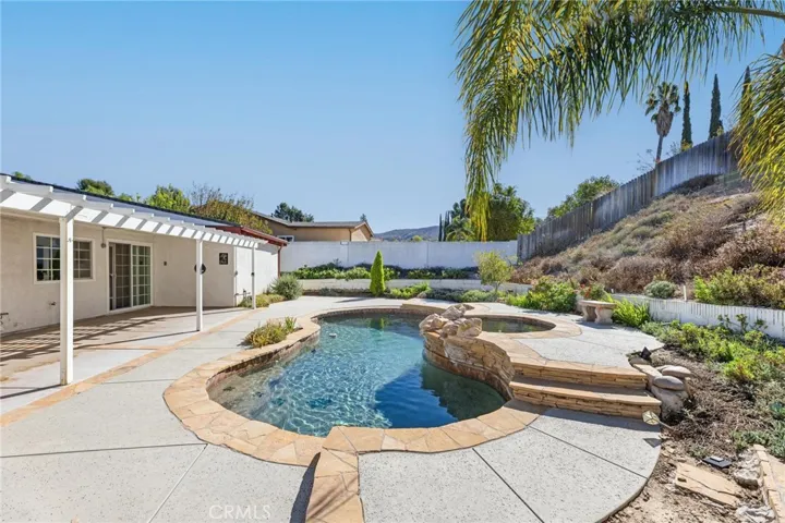 829 Greenbriar Avenue, Simi Valley, California 93065
