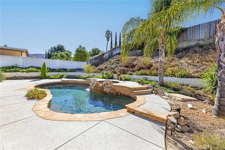 829 Greenbriar Avenue, Simi Valley, California 93065