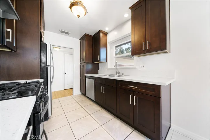 214 E Colorado Avenue, Glendora, California 91740