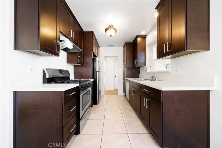 214 E Colorado Avenue, Glendora, California 91740