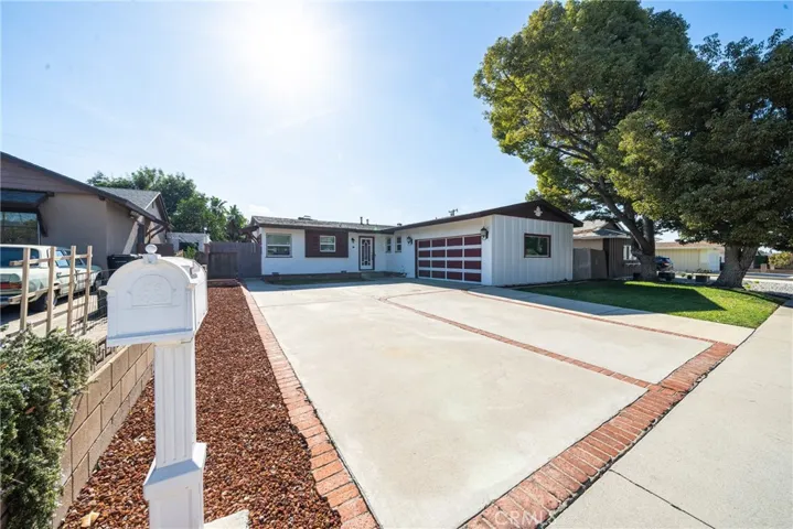 214 E Colorado Avenue, Glendora, California 91740