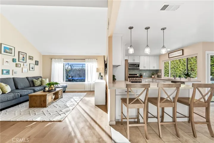 Livingroom entering Kitchen