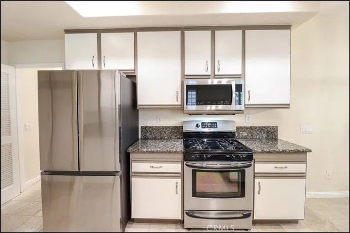 21 Hillgate Place, Aliso Viejo, California 92656