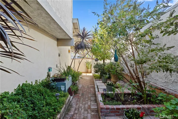 1469 Chalgrove Drive, Corona, California 92882