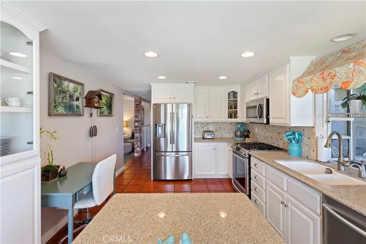 1469 Chalgrove Drive, Corona, California 92882