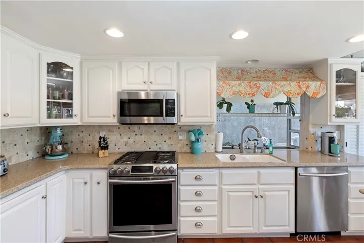 1469 Chalgrove Drive, Corona, California 92882