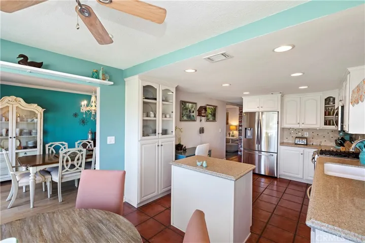 1469 Chalgrove Drive, Corona, California 92882