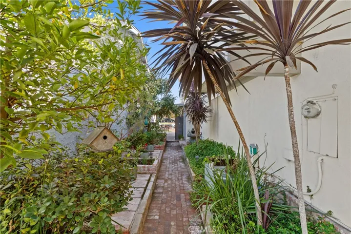 1469 Chalgrove Drive, Corona, California 92882