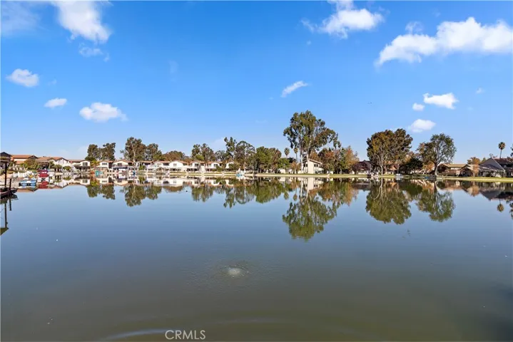 1469 Chalgrove Drive, Corona, California 92882
