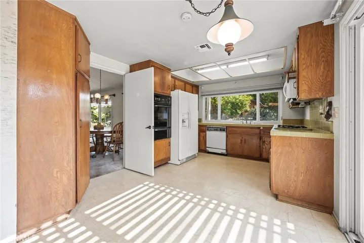 9832 Oakwood Circle, Villa Park, California 92861