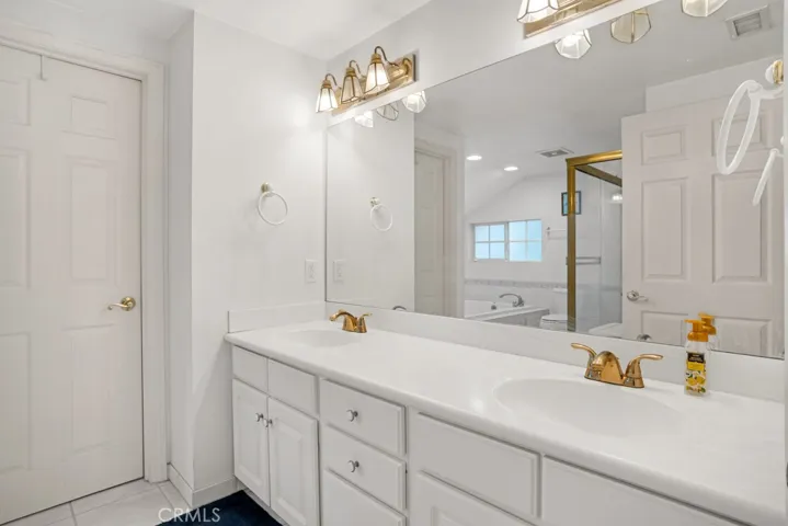 25403 Via Novia, Valencia, California 91355
