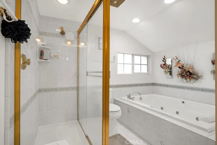 25403 Via Novia, Valencia, California 91355