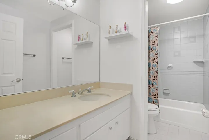 25403 Via Novia, Valencia, California 91355