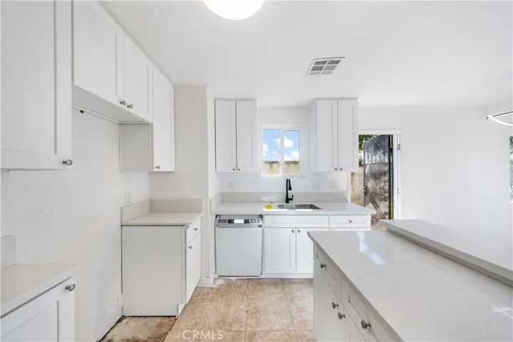 360 Hervey Avenue, Upland, California 91786