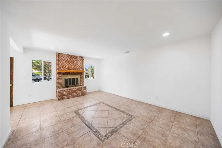 360 Hervey Avenue, Upland, California 91786