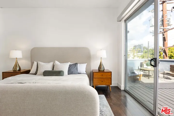 1050 N Gardner Street 6, West Hollywood, California 90046