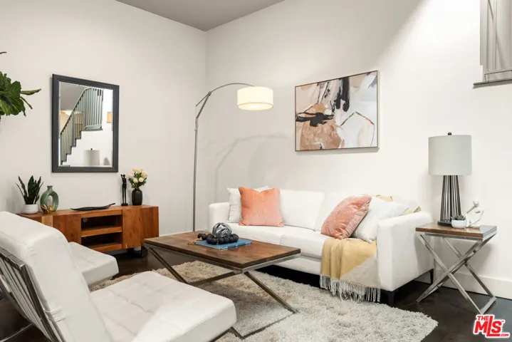 1050 N Gardner Street 6, West Hollywood, California 90046