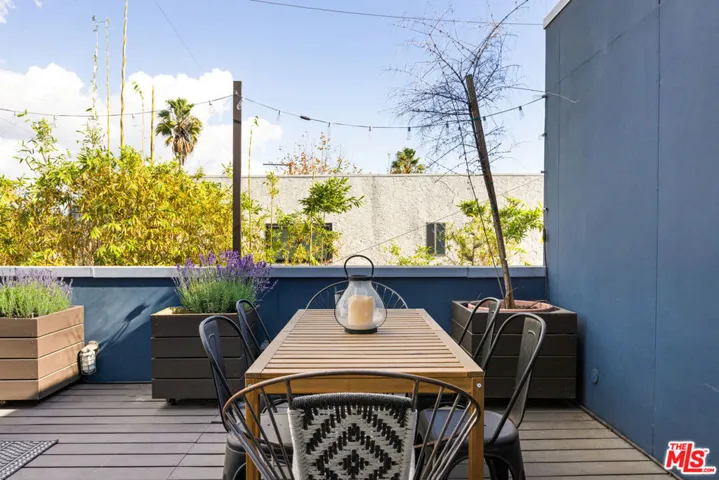 1050 N Gardner Street 6, West Hollywood, California 90046