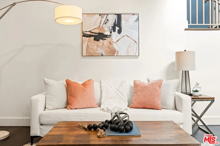 1050 N Gardner Street 6, West Hollywood, California 90046