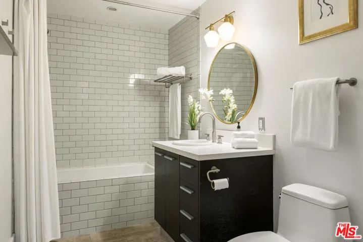 1050 N Gardner Street 6, West Hollywood, California 90046