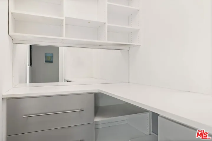 1050 N Gardner Street 6, West Hollywood, California 90046