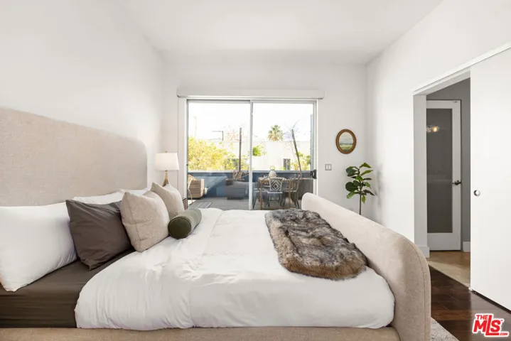 1050 N Gardner Street 6, West Hollywood, California 90046