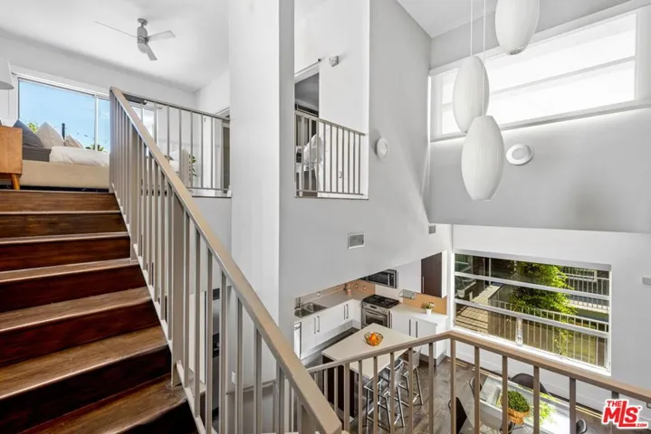 1050 N Gardner Street 6, West Hollywood, California 90046
