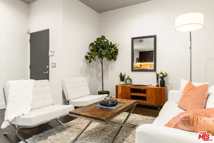 1050 N Gardner Street 6, West Hollywood, California 90046