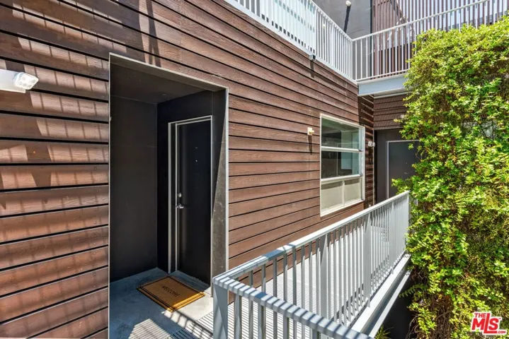 1050 N Gardner Street 6, West Hollywood, California 90046