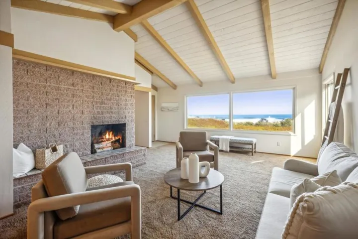 1261 Ocean View Boulevard, Pacific Grove, California 93950
