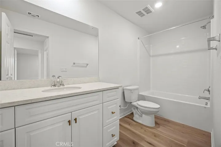 933 Dryden Drive, Lake Elsinore, California 92530