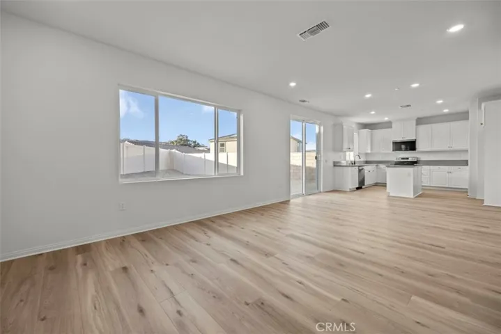 933 Dryden Drive, Lake Elsinore, California 92530