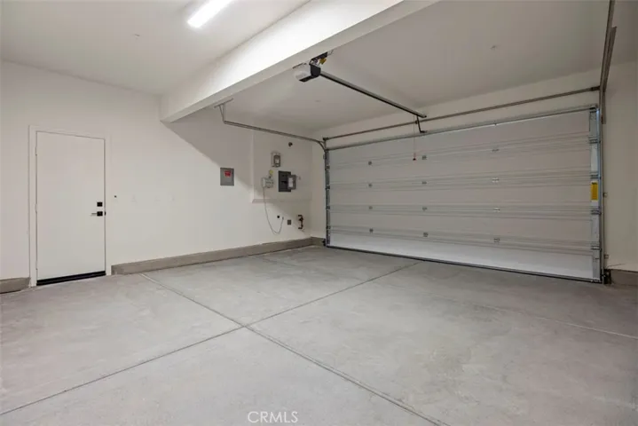 933 Dryden Drive, Lake Elsinore, California 92530