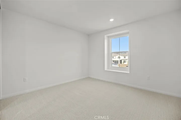 933 Dryden Drive, Lake Elsinore, California 92530