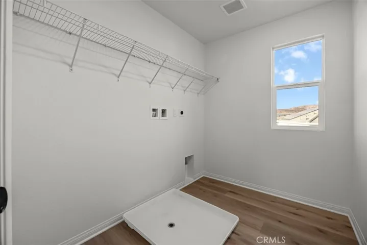 933 Dryden Drive, Lake Elsinore, California 92530