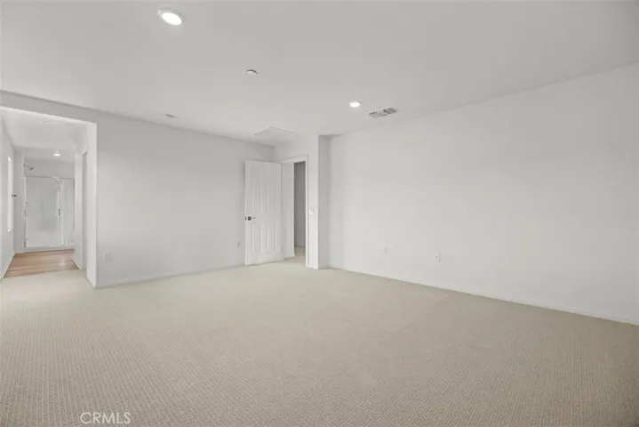 933 Dryden Drive, Lake Elsinore, California 92530