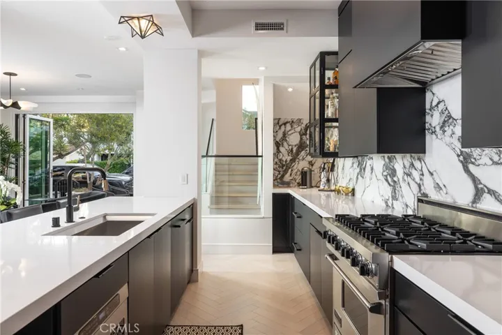 414 Acacia Avenue, Corona Del Mar, California 92625