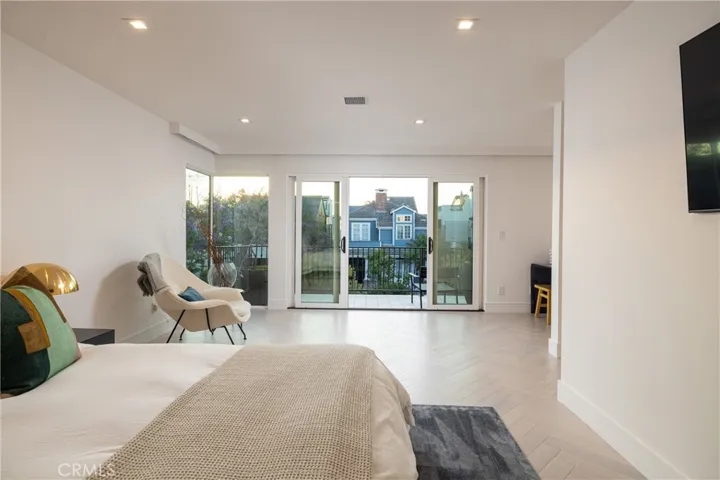414 Acacia Avenue, Corona Del Mar, California 92625