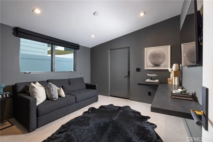 414 Acacia Avenue, Corona Del Mar, California 92625